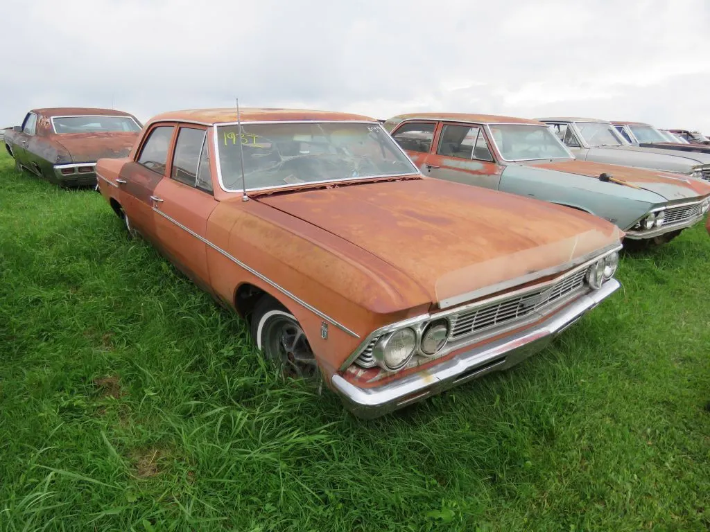 1966 Chevrolet Chevelle 300 Deluxe 4dr Sedan