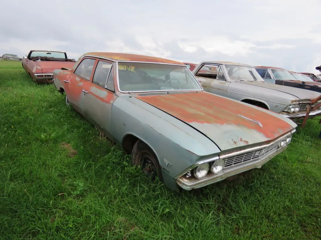 1966 Chevrolet Malibu 4dr Sedan