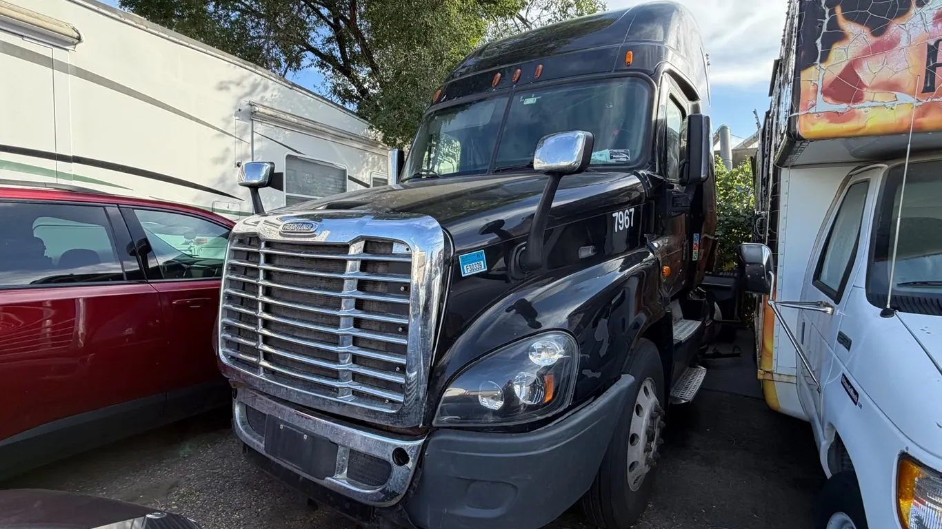 2015 Freightliner Cascadia 125