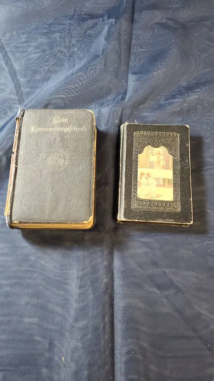 1918 Mein Kommuniongeschenk and Catholic Prayer Book Set