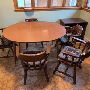 Oval Dining Table with 5 Padded Chairs
