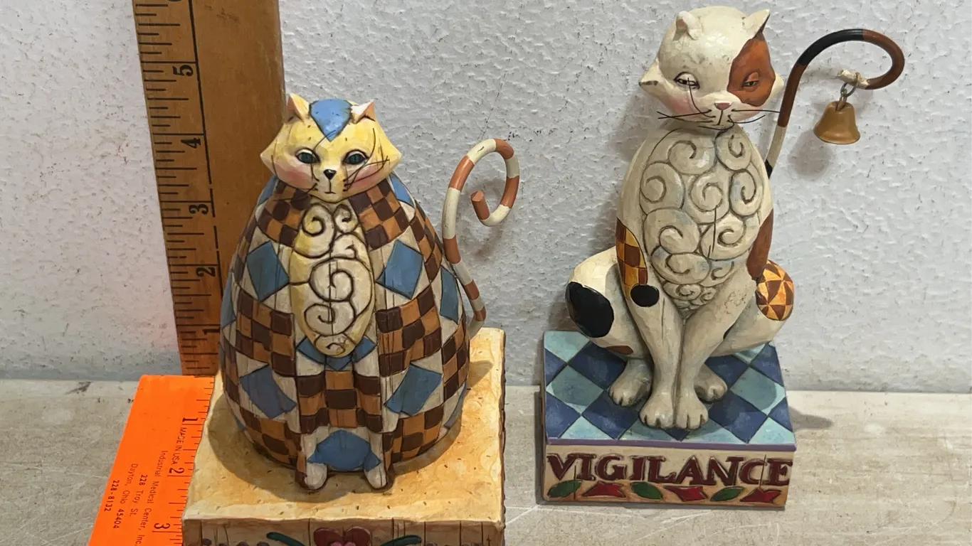 2 Jim Shore Resin Cat Figures Abigail & Vigilance, Both Have Chips