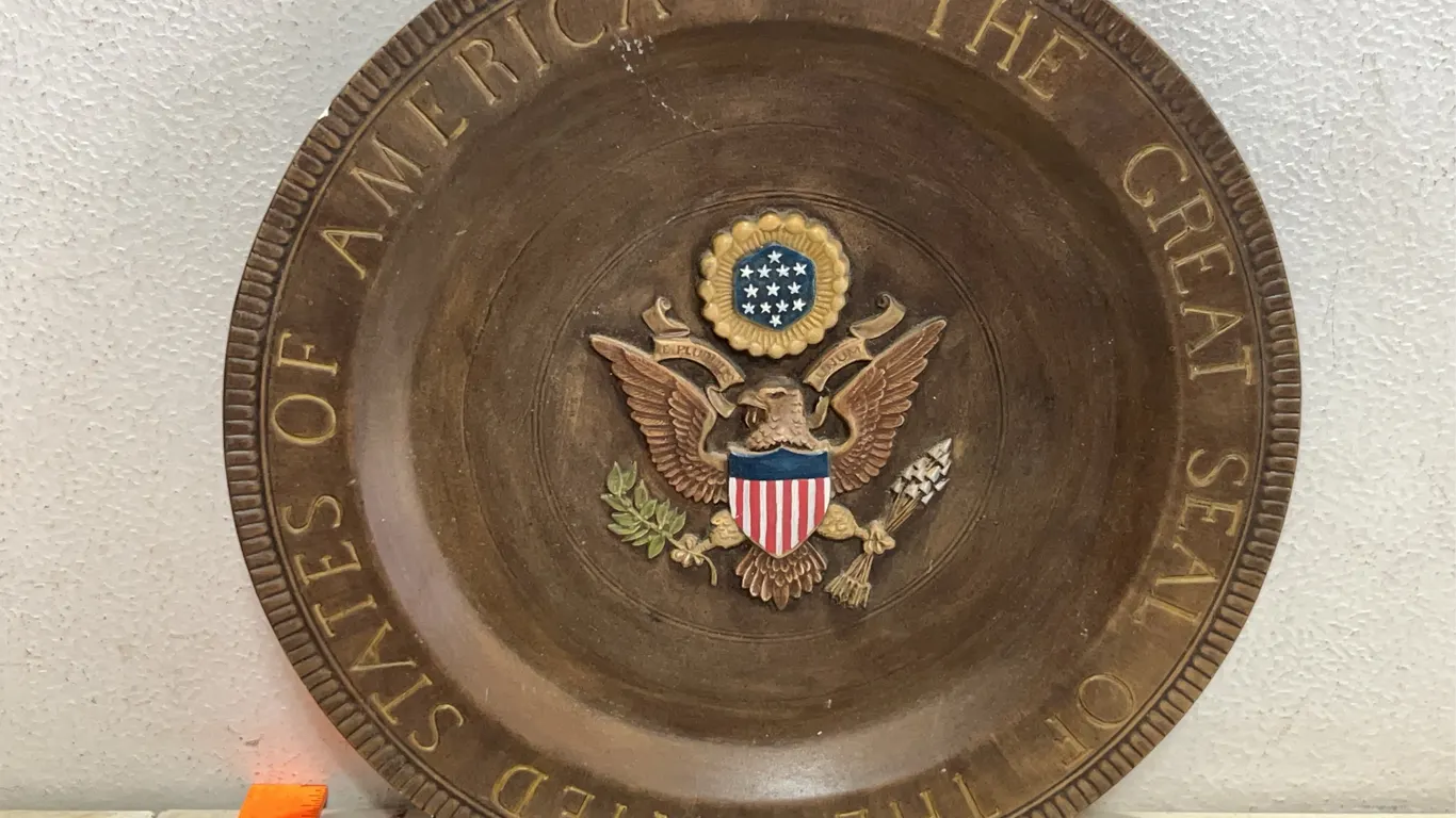Hand Painted Ceramic Wall Plate The Great Seal Of The United States Of America 13.75", Small Chip