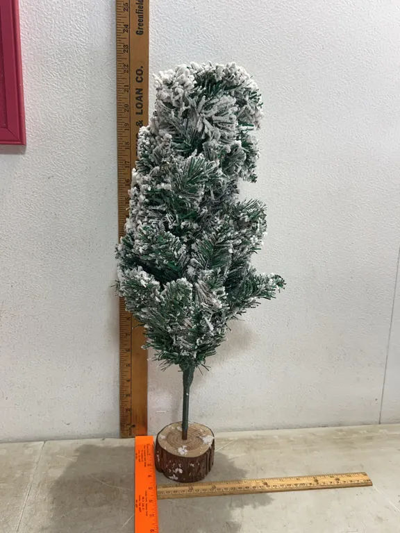 18" Tree W/Applied Fake Snow