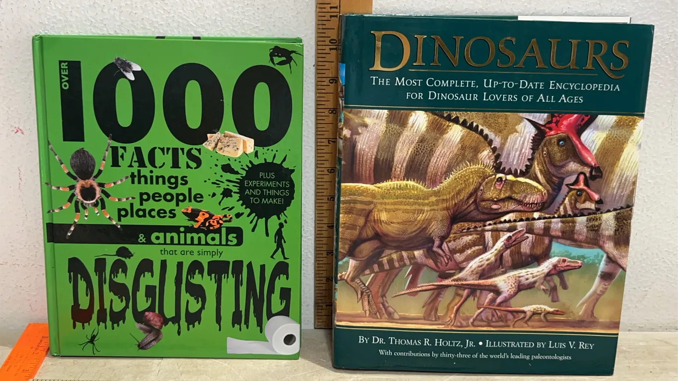 1000 Facts Things People Places & Animals That Are Simply Disgusting & Dinosaurs Hardback Books