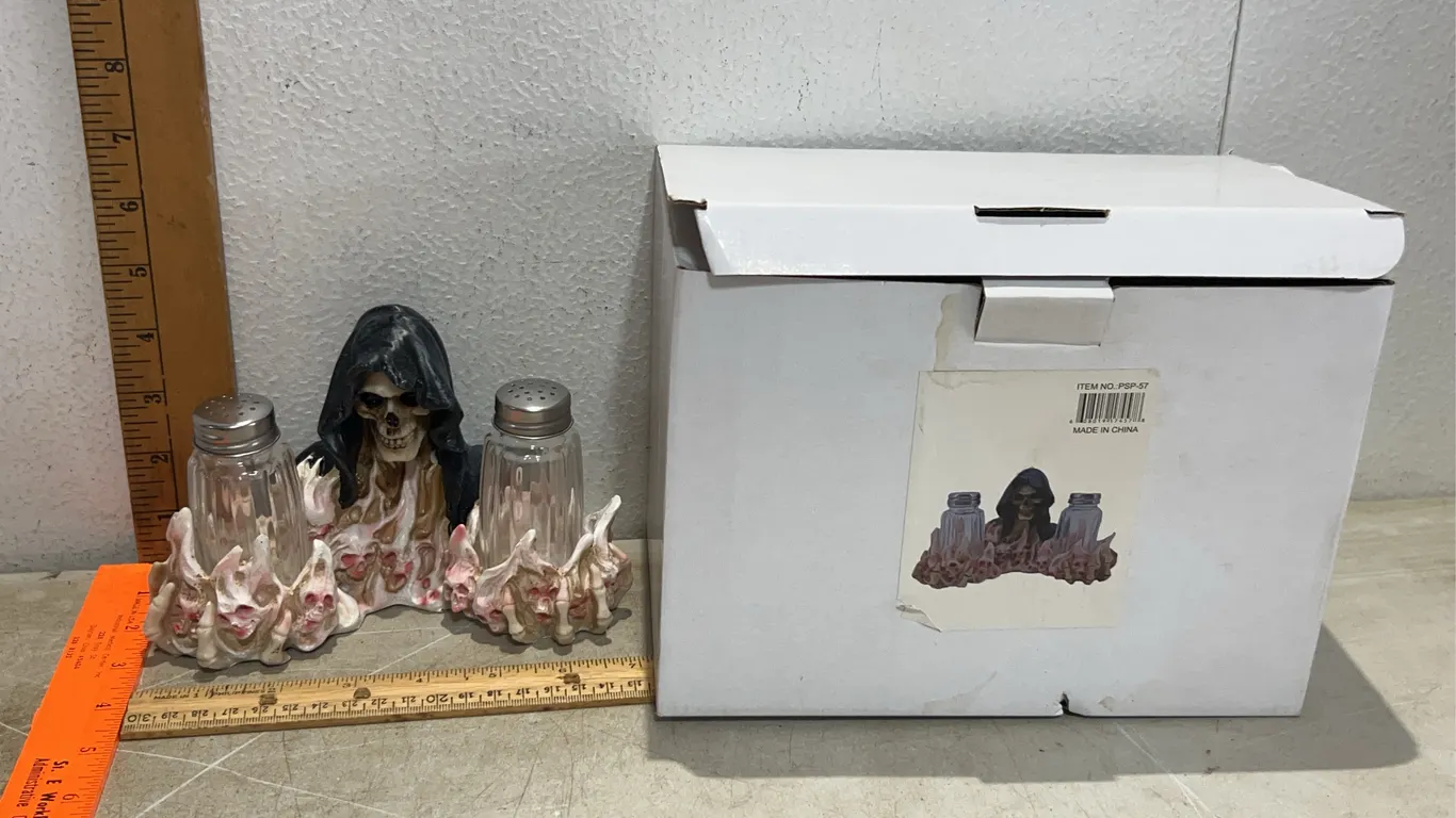 New Resin Skeleton Reaper Salt/Pepper Shaker Set