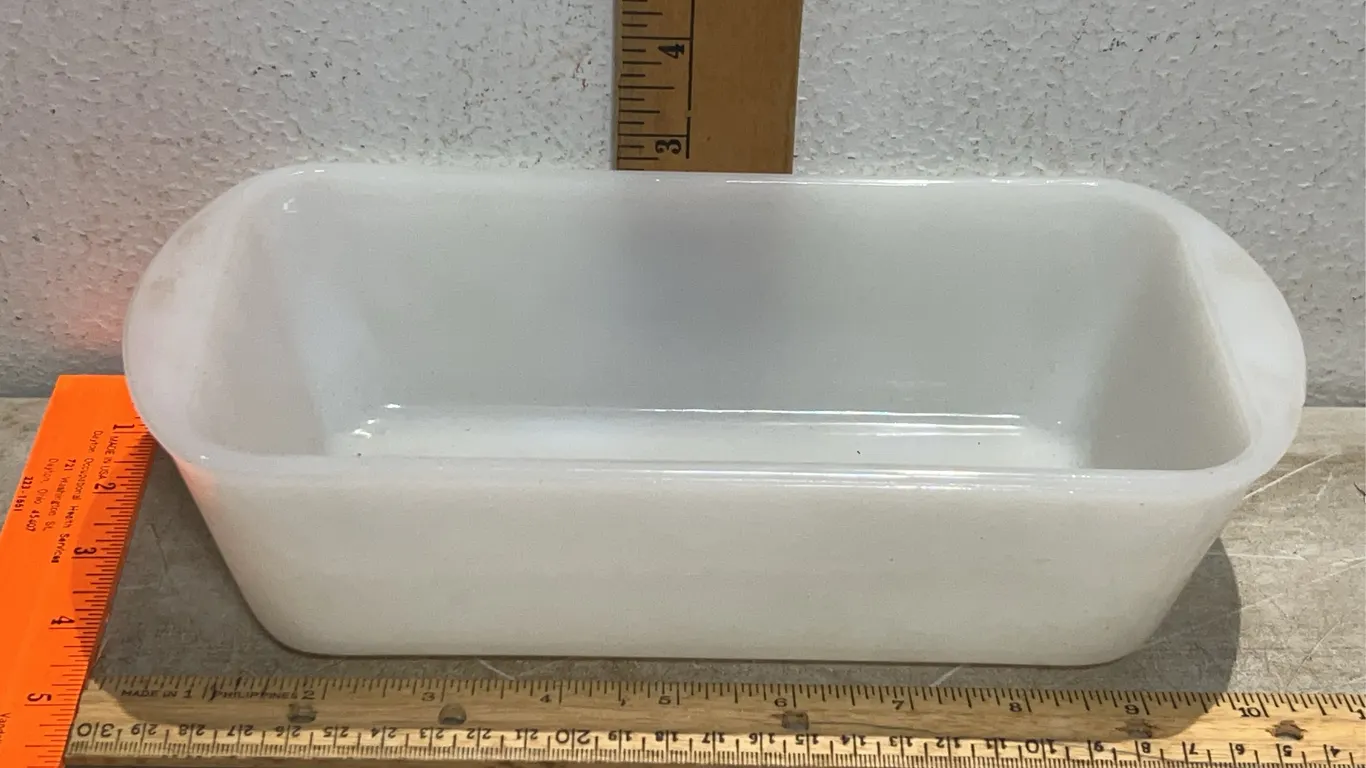 Vintage Glasbake 1.5 Qt Baking Dish, Chipped