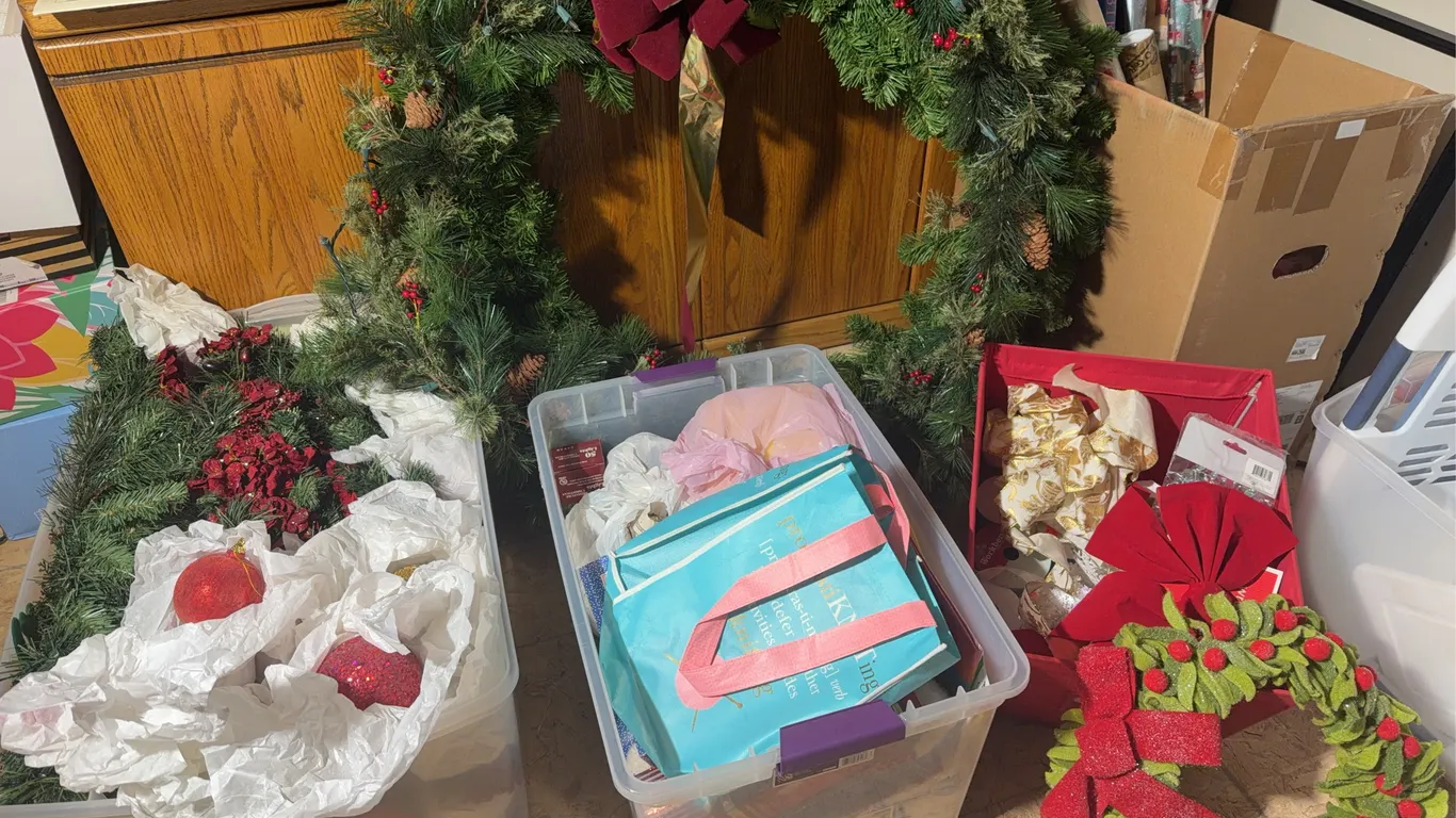 Large Christmas Holiday Decor Lot - Wreaths, Garland, Ornaments, Lights