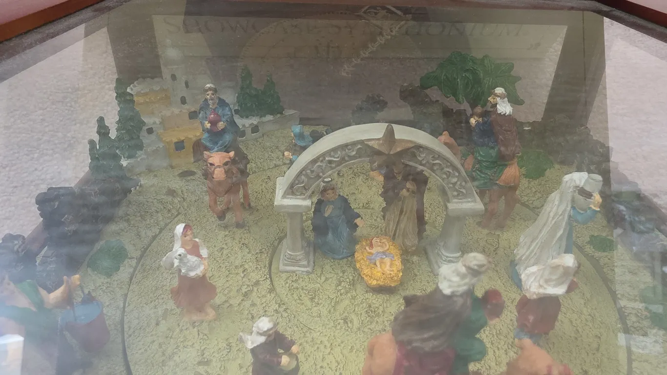 Gold Label Collection Inspirational Showcase Symphonium Nativity Music Box