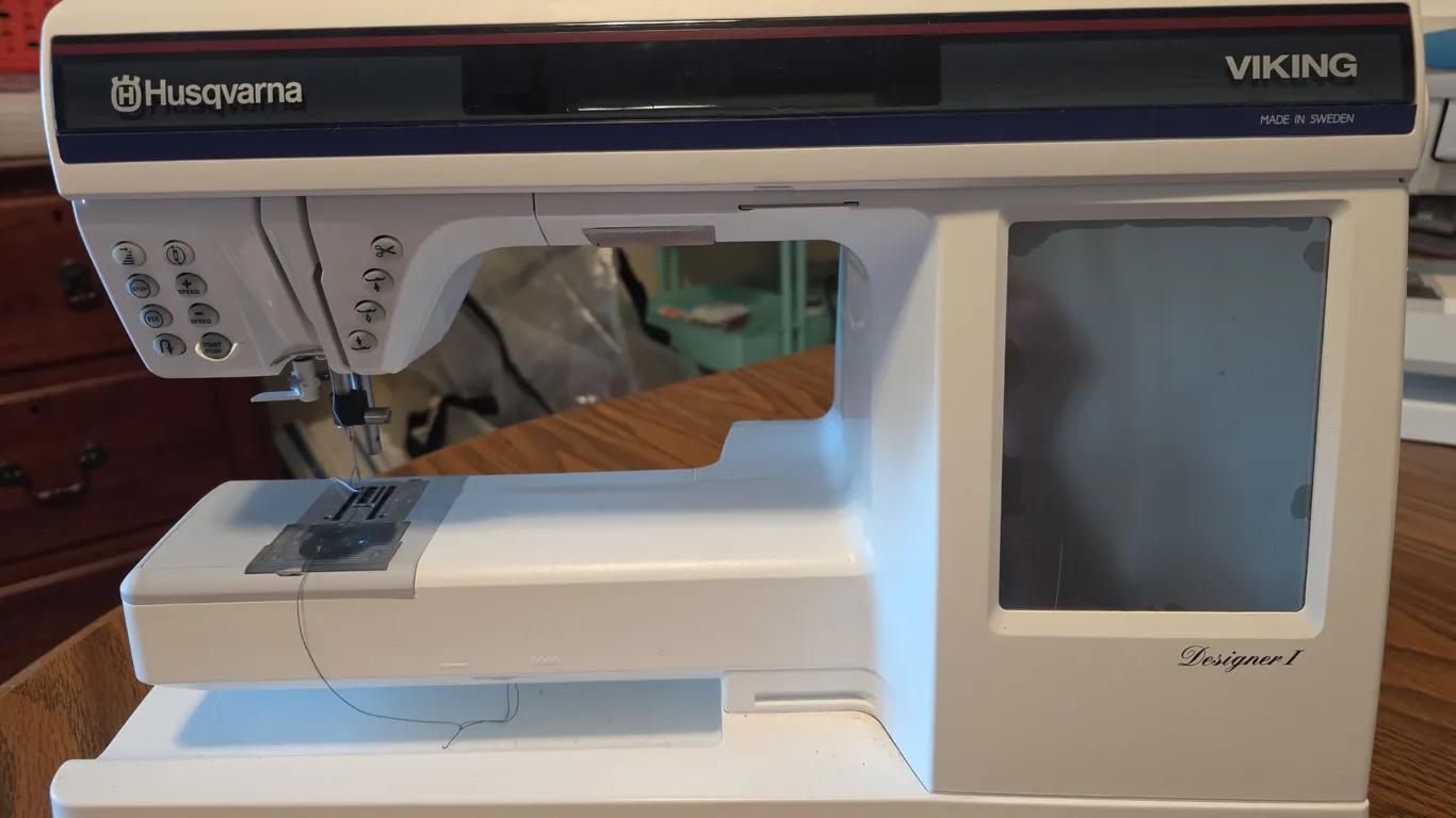 Husqvarna Viking Designer I Sewing Machine