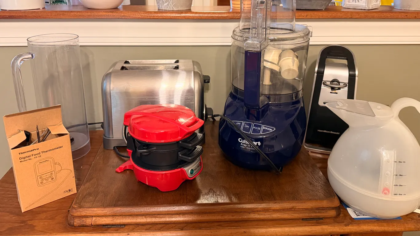 Small Appliance Lot - Cuisinart, Hamilton Beach, ThermoPro