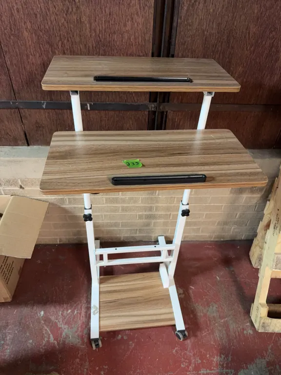 Standup rolling desk