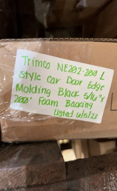 Trimco NE202-200 L Car Door Edge Molding Black Foam