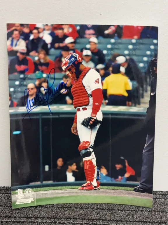 Sandy Alomar Jr. Autographed 8x10 Photo