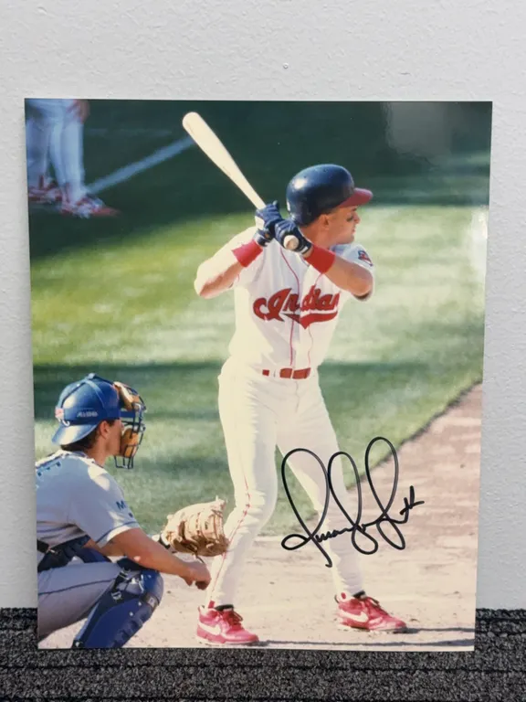 Omar Vizquel Autographed 8x10 Photo