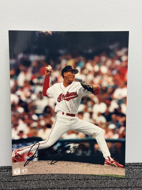 Julian Tavarez Autographed 8x10 Photo