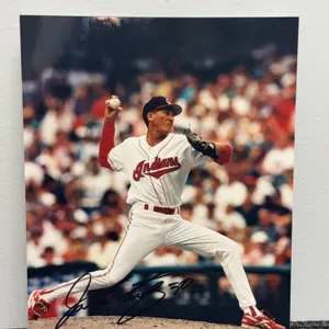Julian Tavarez Autographed 8x10 Photo