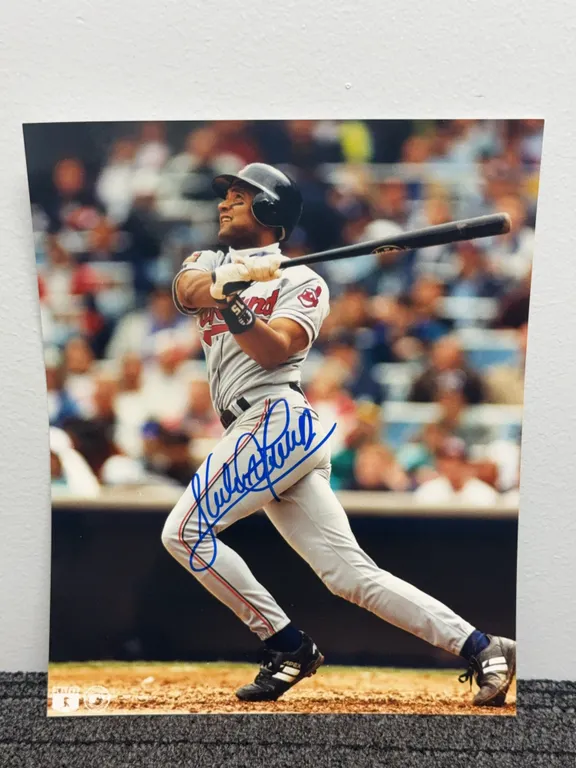 Sandy Alomar Jr. Autographed 8x10 Photo