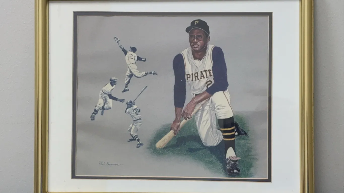 Vintage Roberto Clemente Framed Print