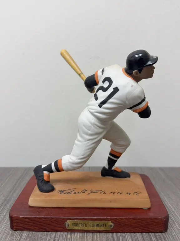 Vintage 1989 Roberto Clemente Sports Impressions 6" Tall Ceramic Statue #4164/5000