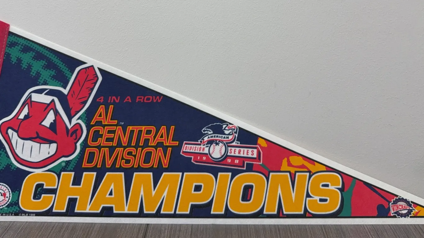 1998 Cleveland Indians American League Central Division Champions "4 In A Row" Souvenir Pennant