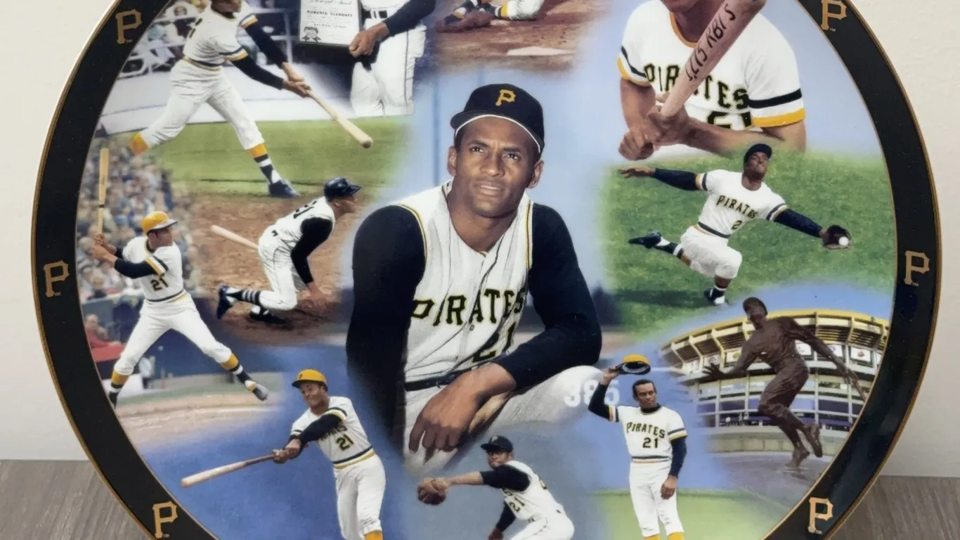 2003 Roberto Clemente Pittsburgh Pirates Commerative Souvenir Plate - Limited Edition #AA4183