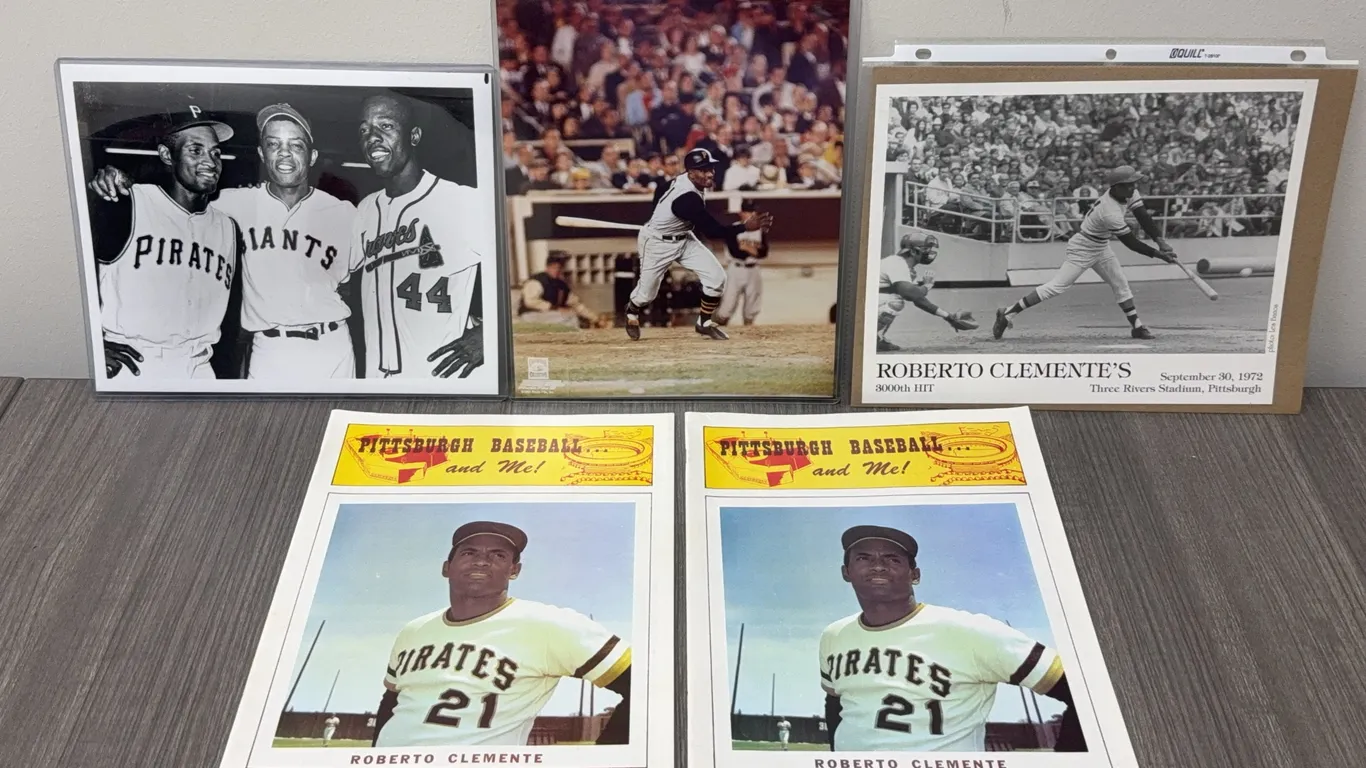 Vintage Roberto Clemente Photos & 2 Tribute Magazines