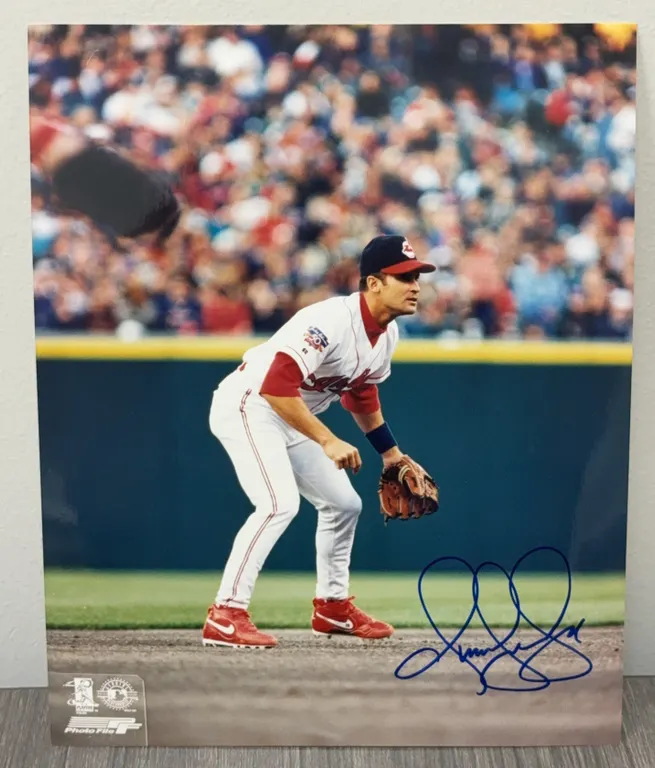 Omar Vizquel Autographed 8x10 Photo