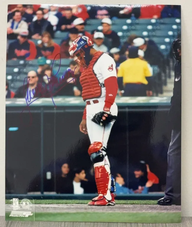 Sandy Alomar Jr. Autographed 8x10 Photo
