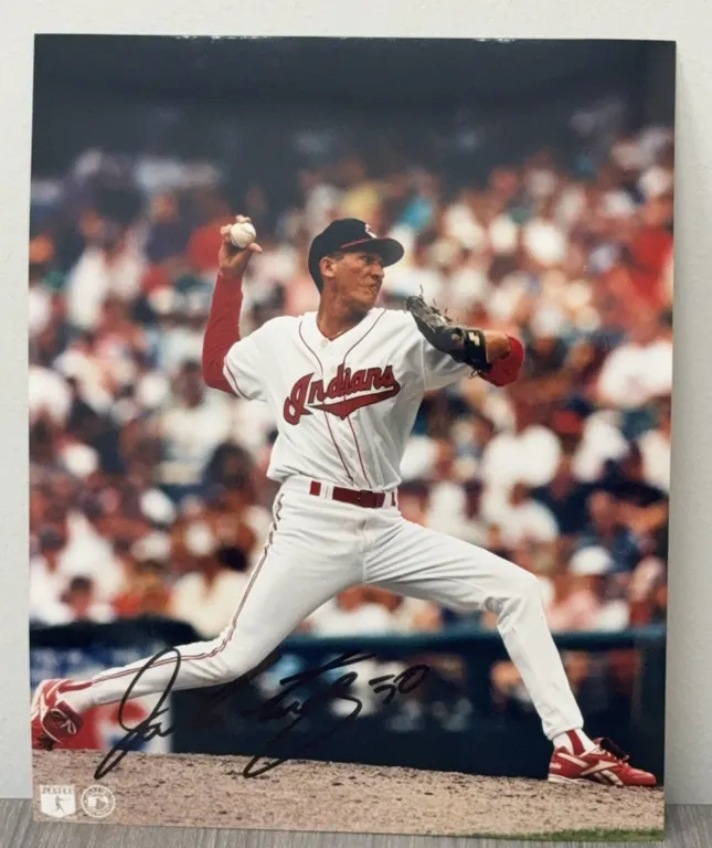 Julian Tavarez Autographed 8x10 Photo