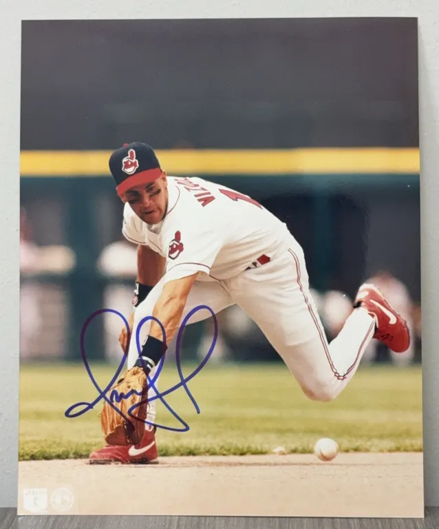 Omar Vizquel Autographed 8x10 Photo