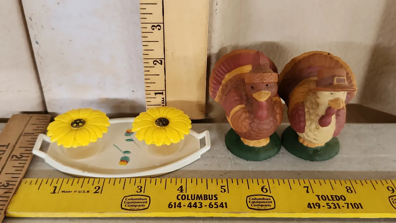 Vintage Plastic Salt/Pepper Shakers W/1 Tray-Sunflowers & Turkeys