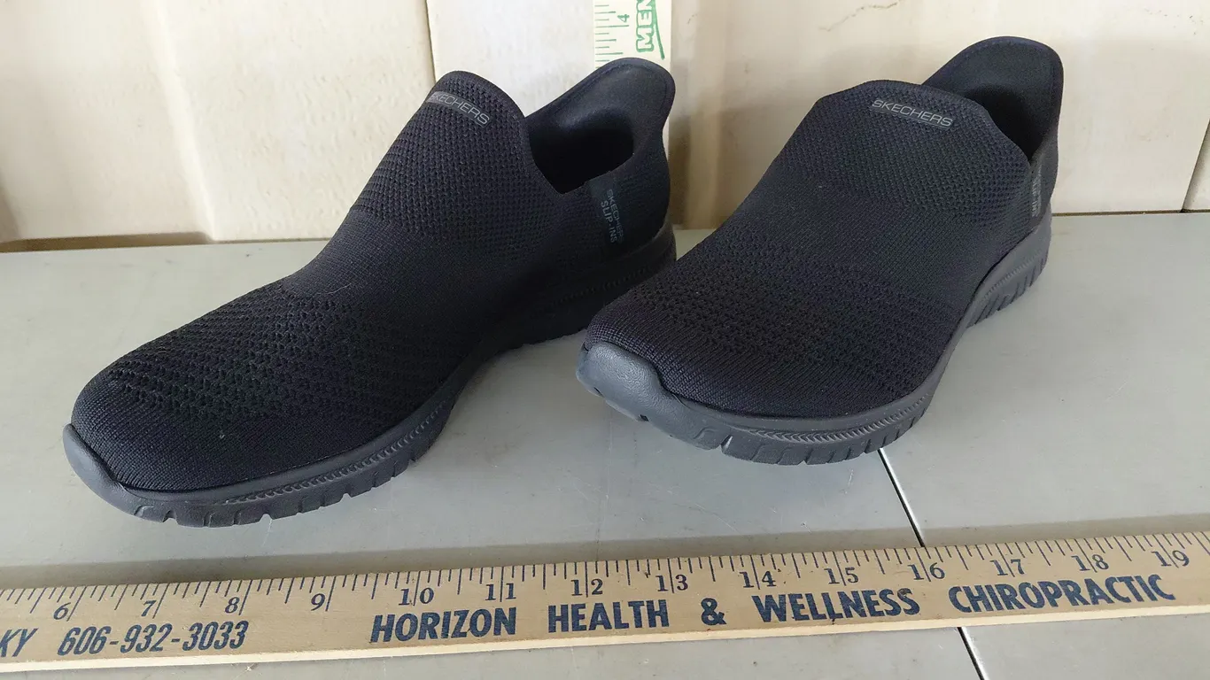 Skechers Size 8.5 Slip-Ins Shoes Lightly Used