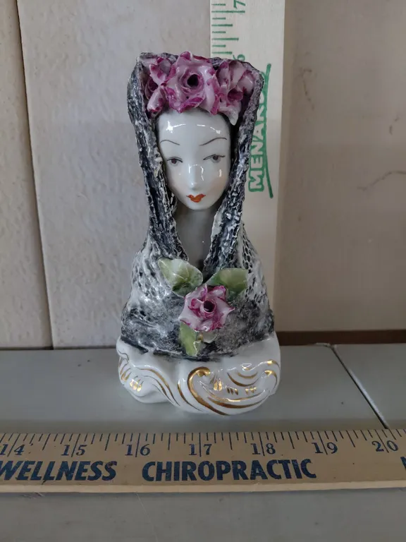 1940S Porcelain Lady Bust, 6" Tall, Believe To Be Cordey