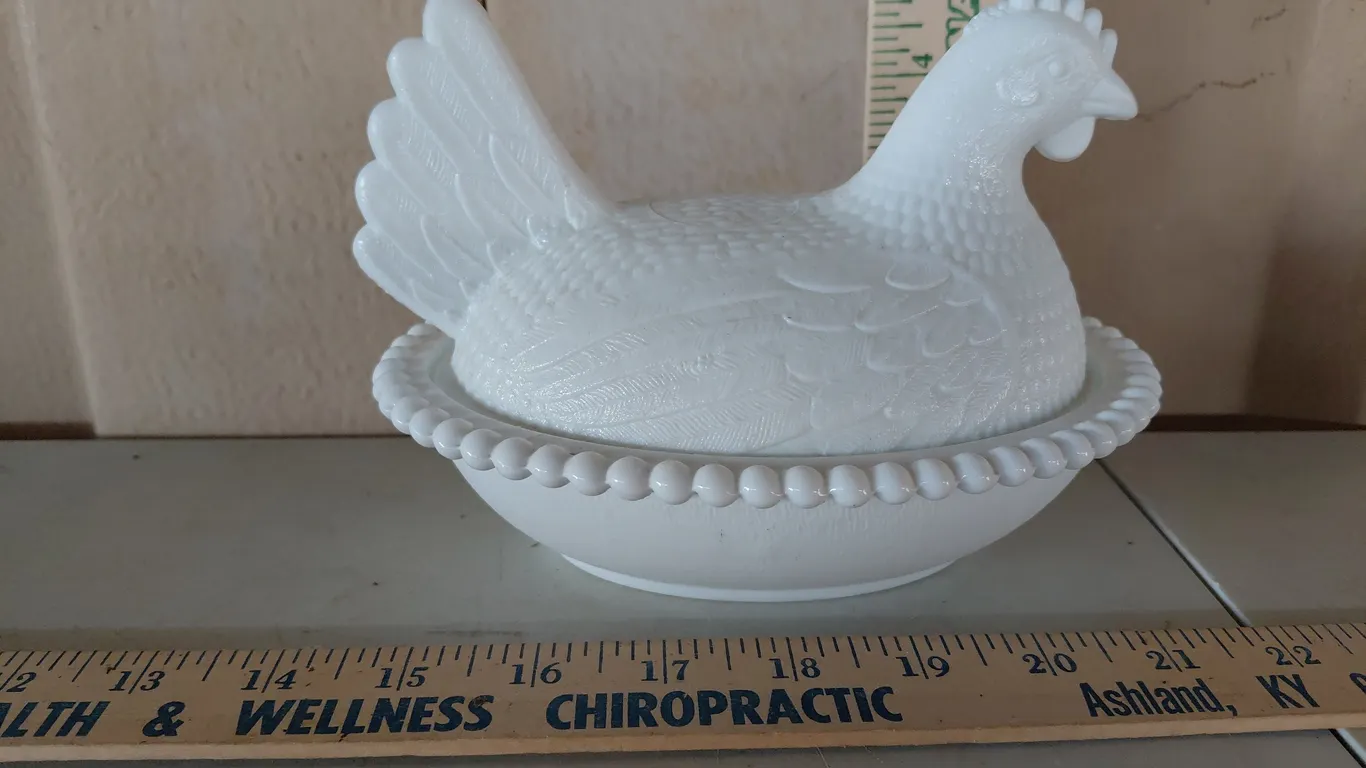 Vintage Milk Glass Hen On Nest 7"X5.25"X5", Minor Chips