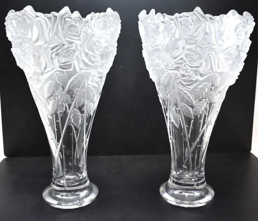 2 SHANNON LEAD CRYSTAL "ROSE BOUQUET" VASES