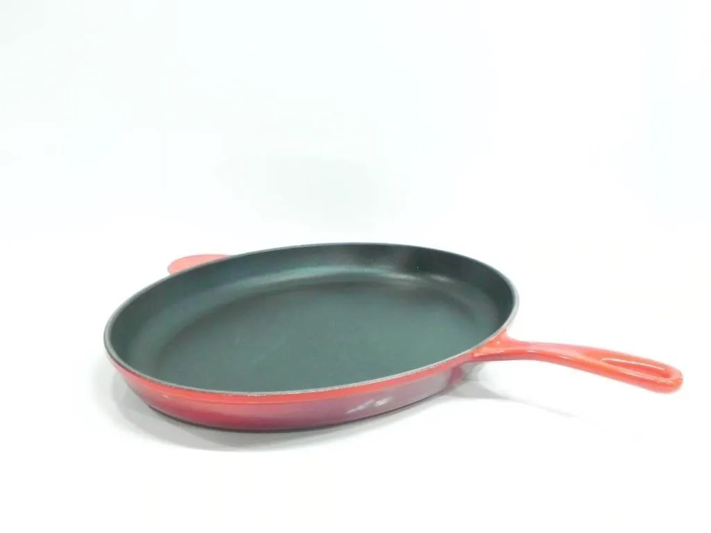 LE CREUSET CAST IRON RED SKILLET