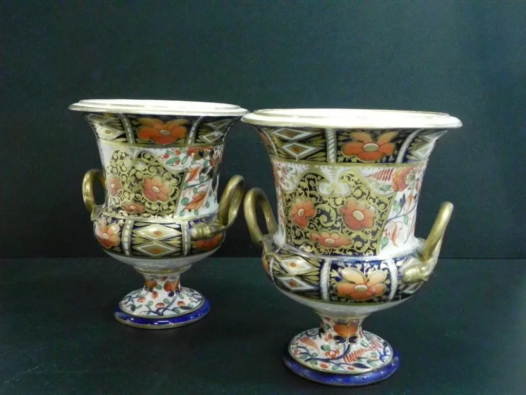 2 19TH CENTURY ROYAL CROWN DERBY IMARI DESIGN URNS