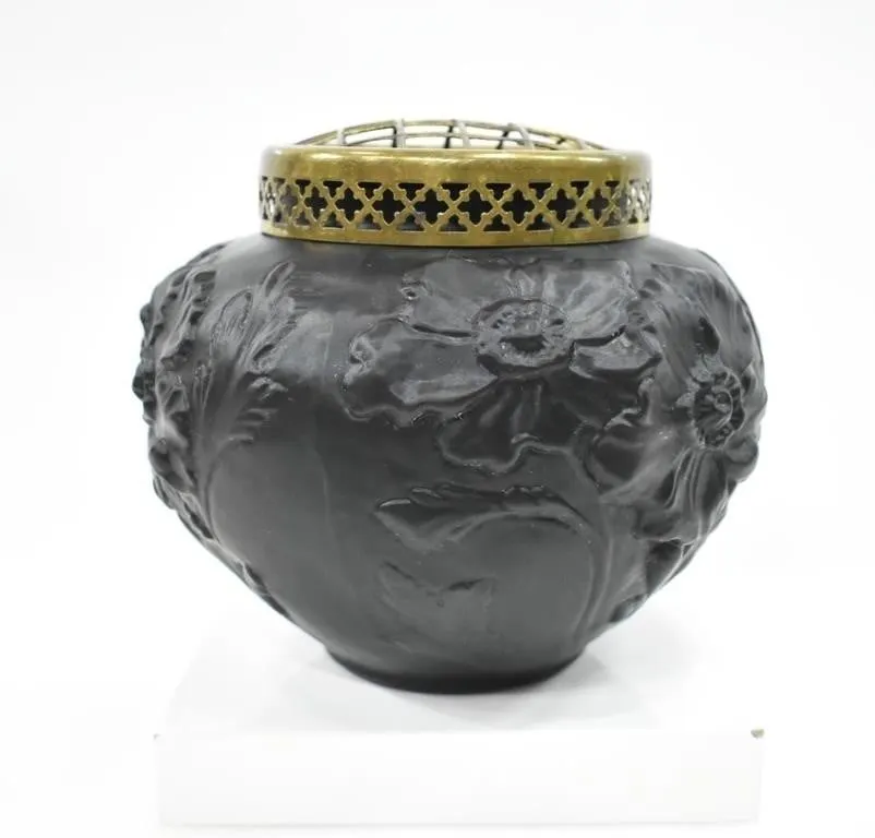 TIFFIN BLACK AMETHYST SATIN GLASS POPPY VASE