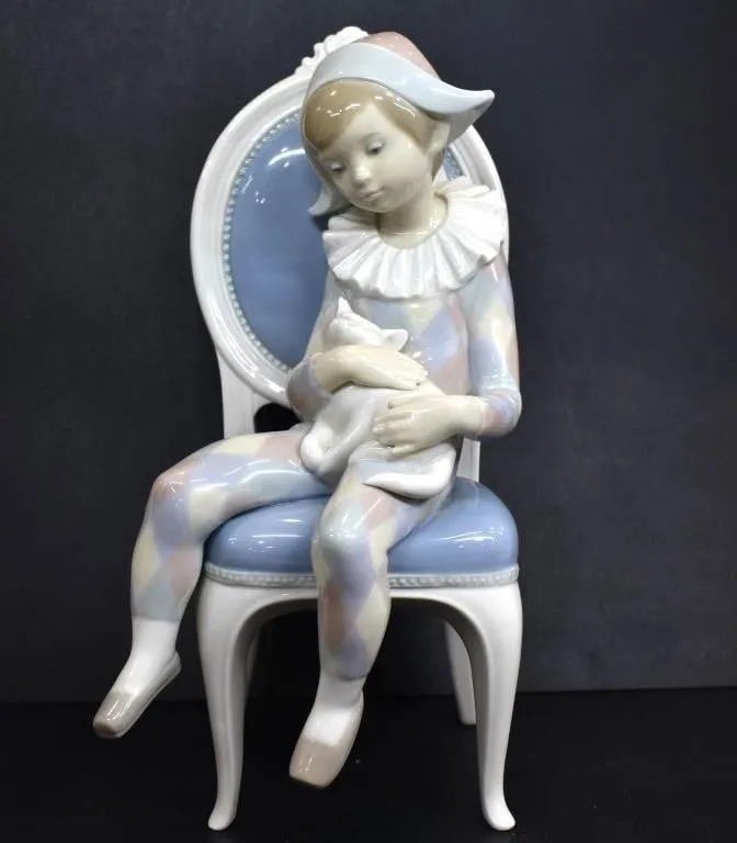 LLADRO "YOUNG HARLEQUIN" FIGURINE
