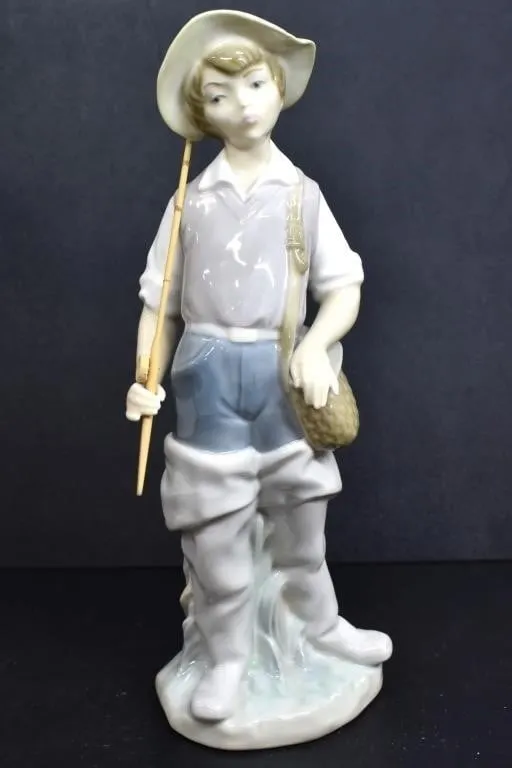 LLADRO "GOING FISHING" FIGURINE