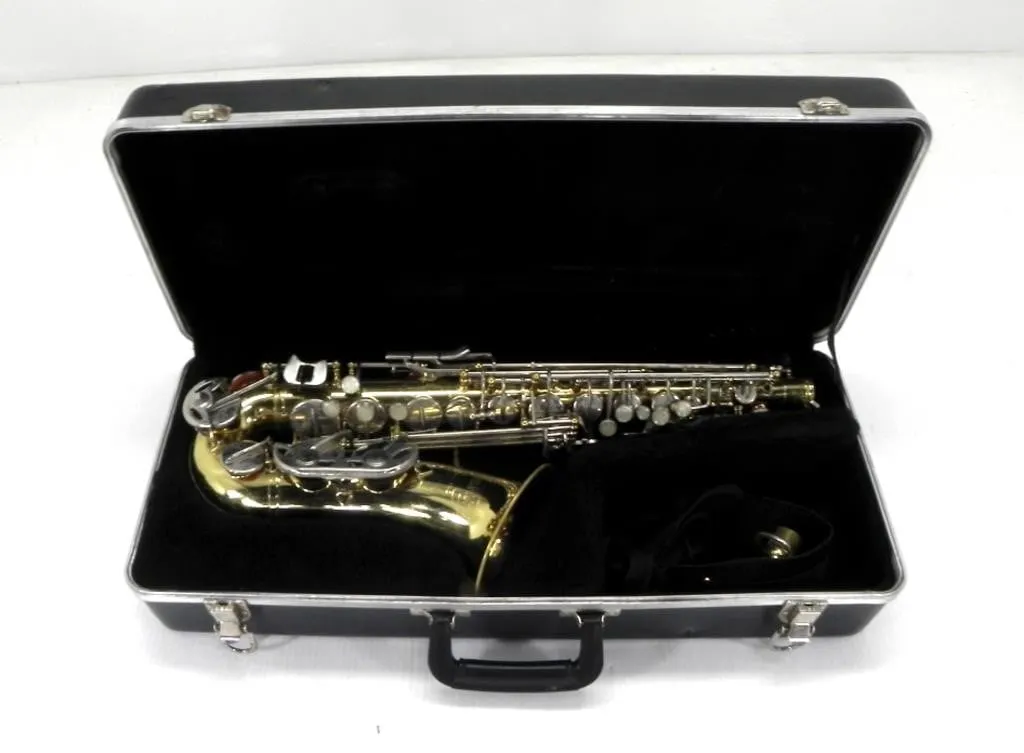 ARMSTRONG ALTO SAXOPHONE W/ CASE