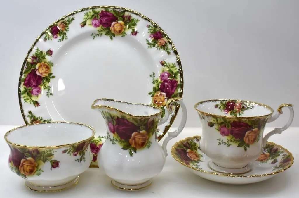 ROYAL ALBERT "OLD COUNTRY ROSE" TEA WARE