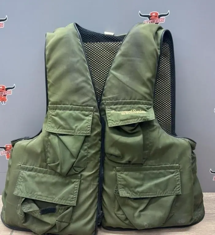 Tournament Series Stearns Fishing Vest, L/XL.