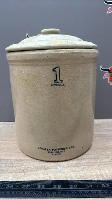 1 Imperial Medalta Crock w/Lid. *NO SHIPPING