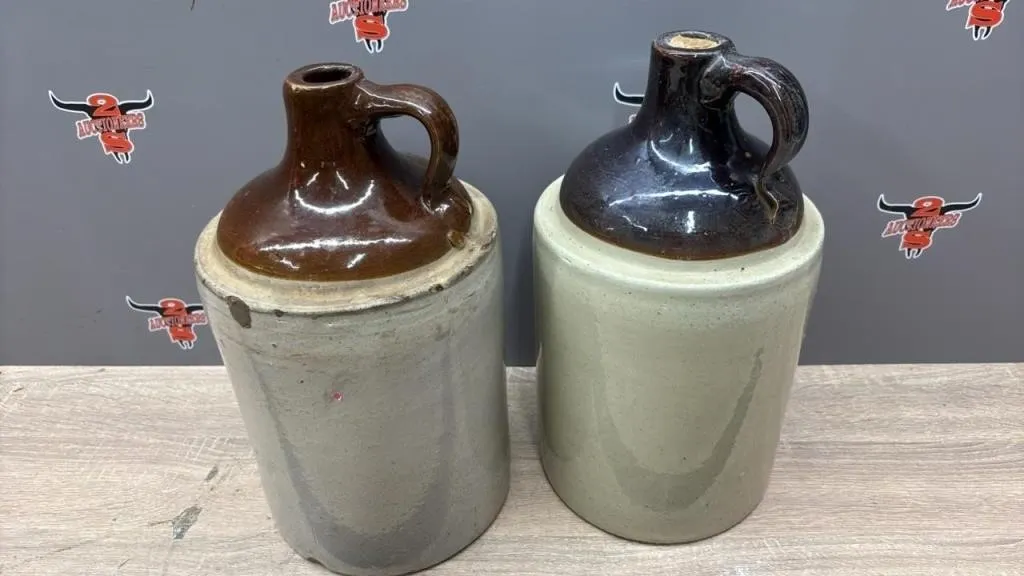 Pair of 1Gal Brown Top Jugs. *NO SHIPPING