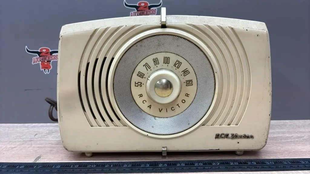 RCA-Victor & Marconi Radio. Untested.