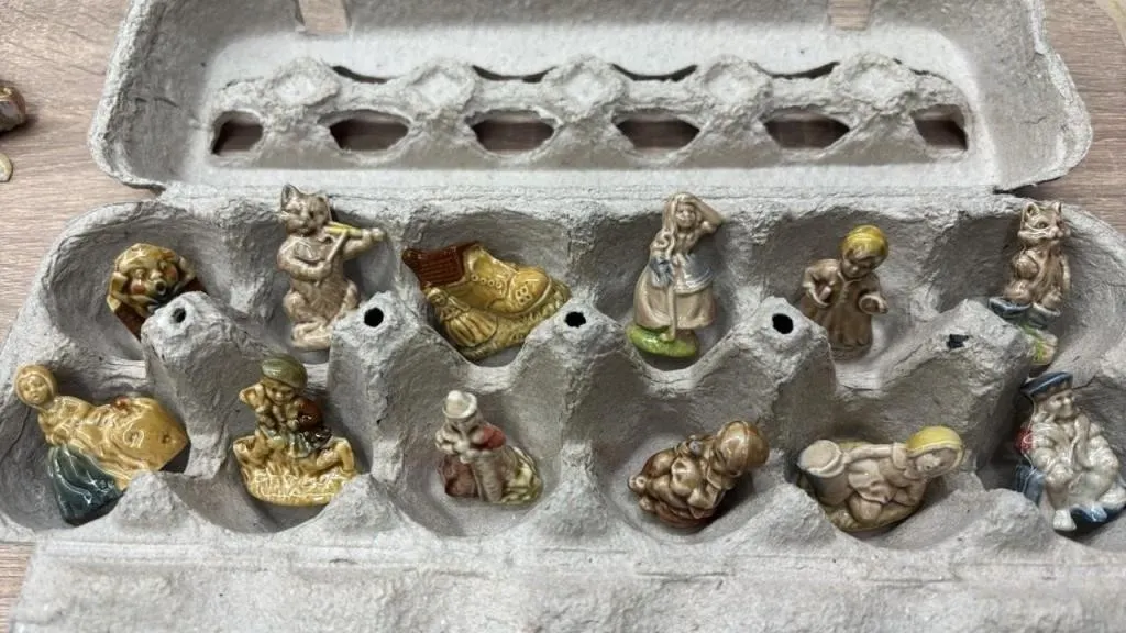 12PC Wade Ceramic Mini Figures.