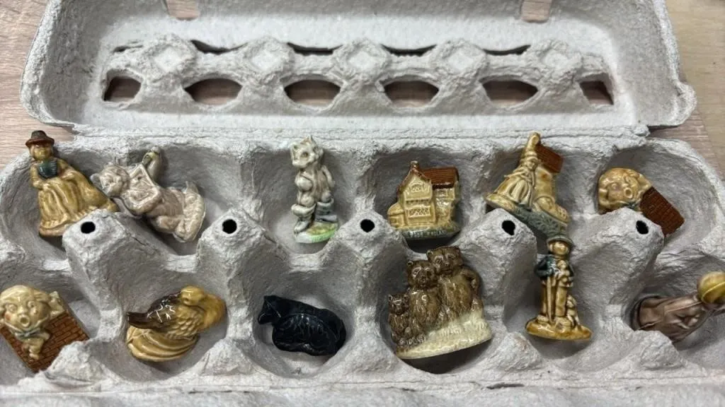 12PC Wade Ceramic Mini Figures.