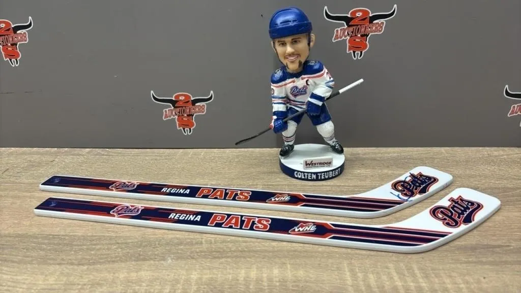 Colten Teubert Bobble Head & 2 Signed Mini
